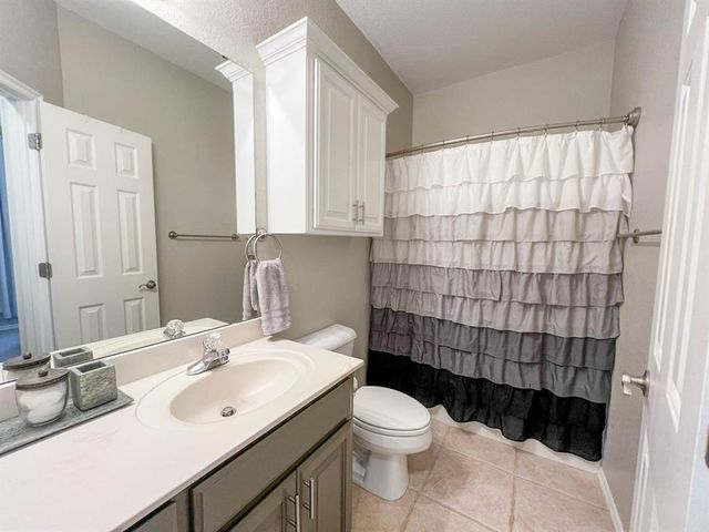 4550 Highland Hills Drive, Norman, OK 73026