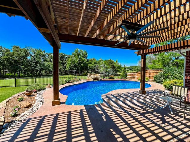 4550 Highland Hills Drive, Norman, OK 73026