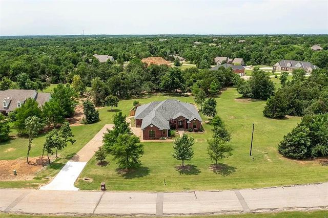 4550 Highland Hills Drive, Norman, OK 73026