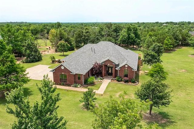 4550 Highland Hills Drive, Norman, OK 73026