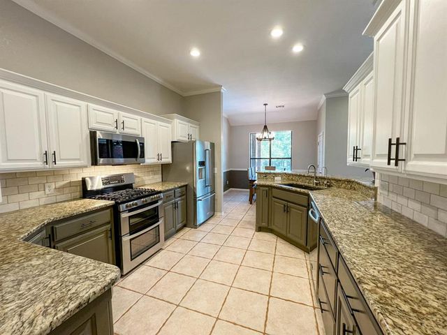 4550 Highland Hills Drive, Norman, OK 73026