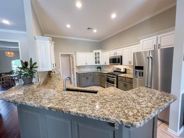 4550 Highland Hills Drive, Norman, OK 73026