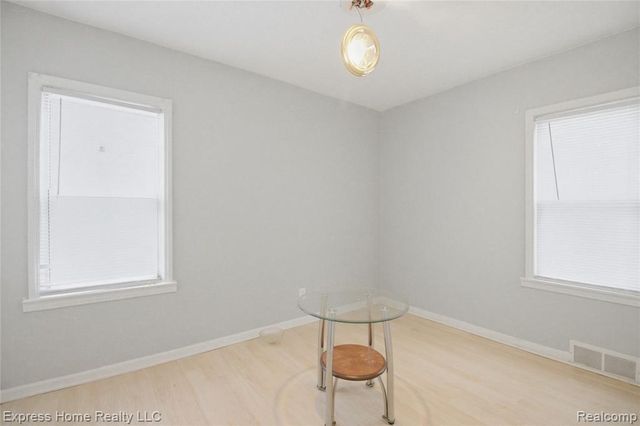 7569 Westminster Avenue, Warren, MI 48091