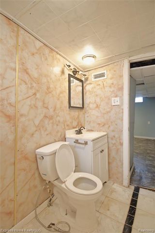 7569 Westminster Avenue, Warren, MI 48091