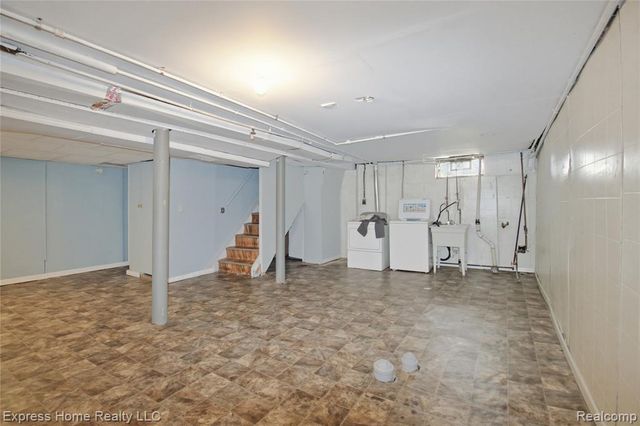 7569 Westminster Avenue, Warren, MI 48091