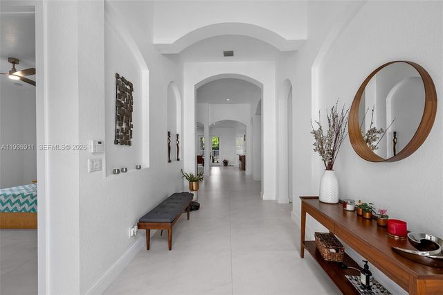 3870 E Hibiscus St, Weston, FL 33332