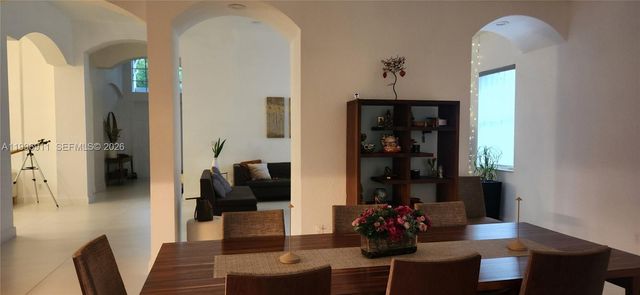 3870 E Hibiscus St, Weston, FL 33332