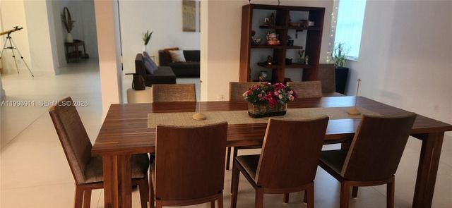 3870 E Hibiscus St, Weston, FL 33332