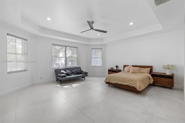 3870 E Hibiscus St, Weston, FL 33332