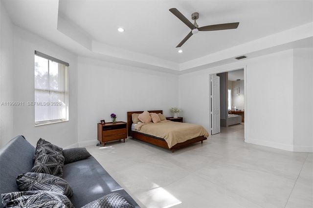 3870 E Hibiscus St, Weston, FL 33332