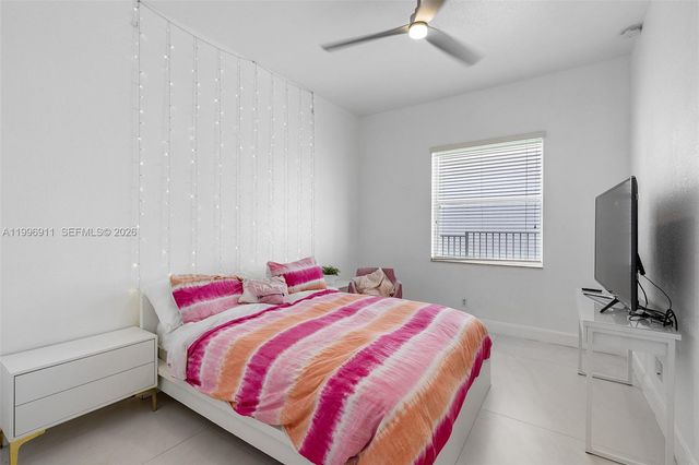 3870 E Hibiscus St, Weston, FL 33332