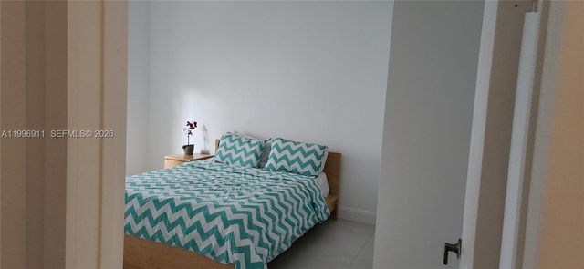 3870 E Hibiscus St, Weston, FL 33332