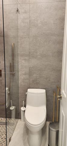 3870 E Hibiscus St, Weston, FL 33332