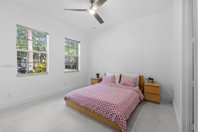 3870 E Hibiscus St, Weston, FL 33332