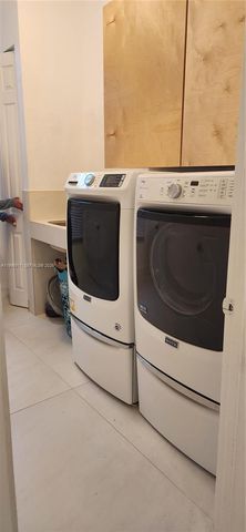 3870 E Hibiscus St, Weston, FL 33332