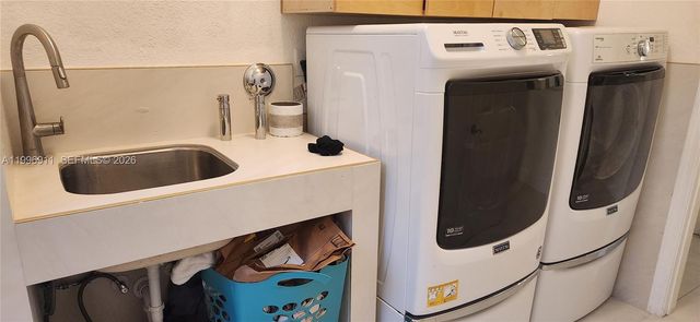 3870 E Hibiscus St, Weston, FL 33332