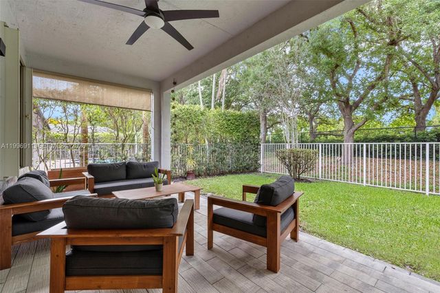 3870 E Hibiscus St, Weston, FL 33332