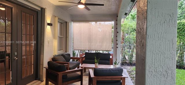 3870 E Hibiscus St, Weston, FL 33332