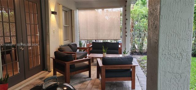 3870 E Hibiscus St, Weston, FL 33332