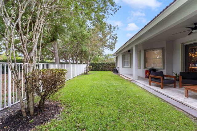 3870 E Hibiscus St, Weston, FL 33332