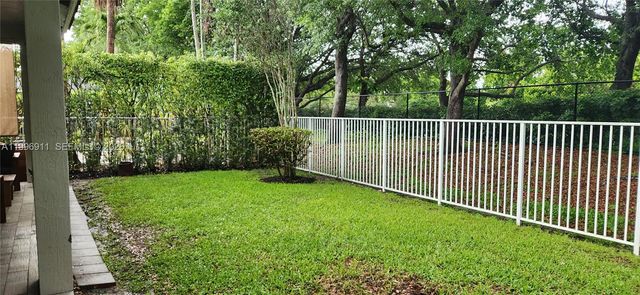 3870 E Hibiscus St, Weston, FL 33332