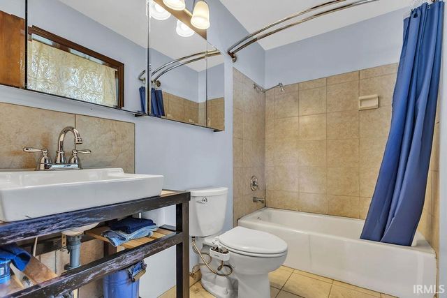 4425 E Cambridge Court, Bloomington, IN 47408