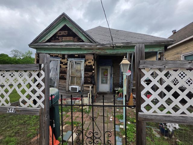 213 Hogan Street, Houston, TX 77009