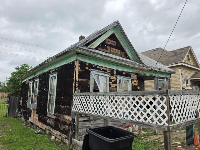 213 Hogan Street, Houston, TX 77009