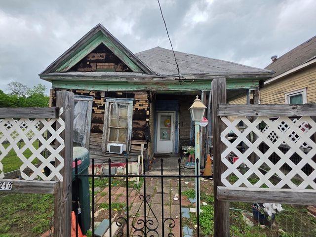 213 Hogan Street, Houston, TX 77009