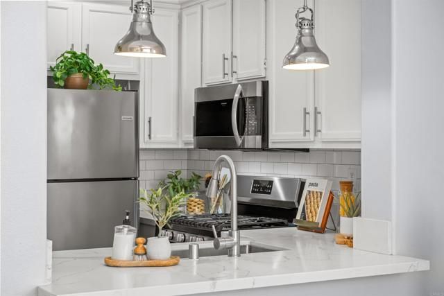 6008 Paseo Salinero Drive, Carlsbad, CA 92009