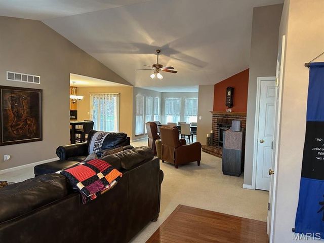 3071 Crystal Lake Drive, Unincorporated, MO 63129