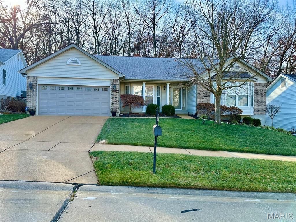 3071 Crystal Lake Drive, Unincorporated, MO 63129