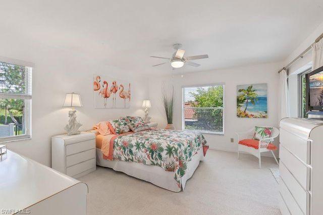 815 Gulf Pavilion DR 201, Naples, FL 34108