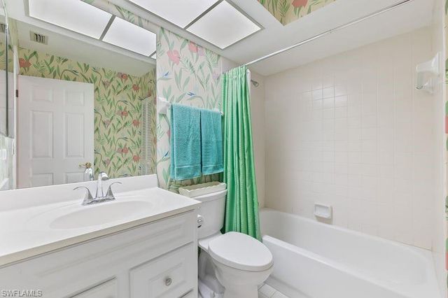 815 Gulf Pavilion DR 201, Naples, FL 34108