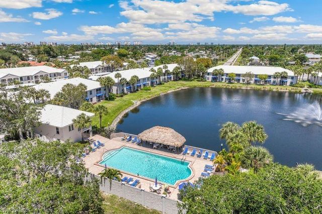 815 Gulf Pavilion DR 201, Naples, FL 34108