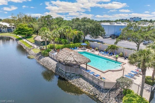 815 Gulf Pavilion DR 201, Naples, FL 34108