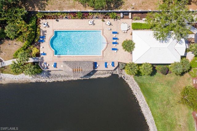 815 Gulf Pavilion DR 201, Naples, FL 34108