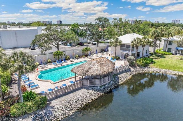 815 Gulf Pavilion DR 201, Naples, FL 34108