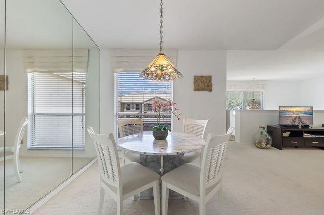 815 Gulf Pavilion DR 201, Naples, FL 34108