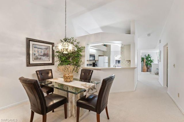 815 Gulf Pavilion DR 201, Naples, FL 34108