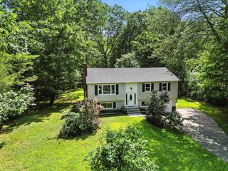 34 Paradise Lake Rd, Monson, MA 01057