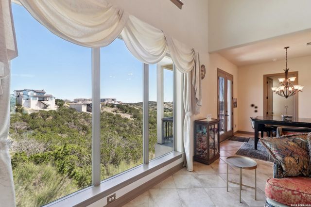 8811 Monarchy Row, San Antonio, TX 78255