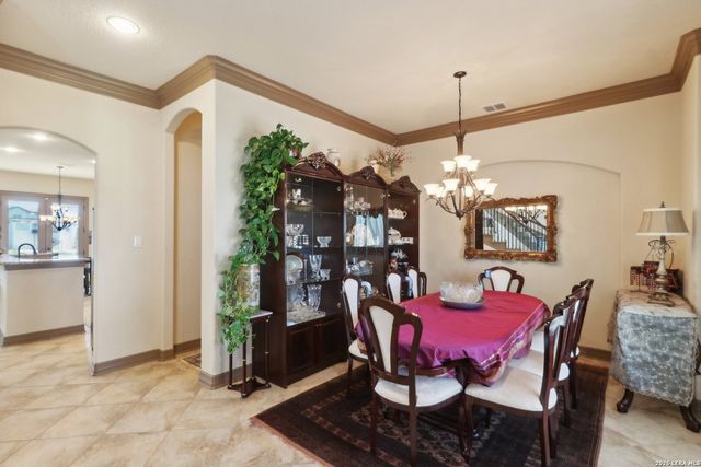 8811 Monarchy Row, San Antonio, TX 78255