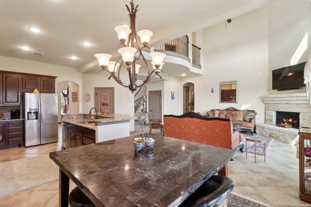 8811 Monarchy Row, San Antonio, TX 78255