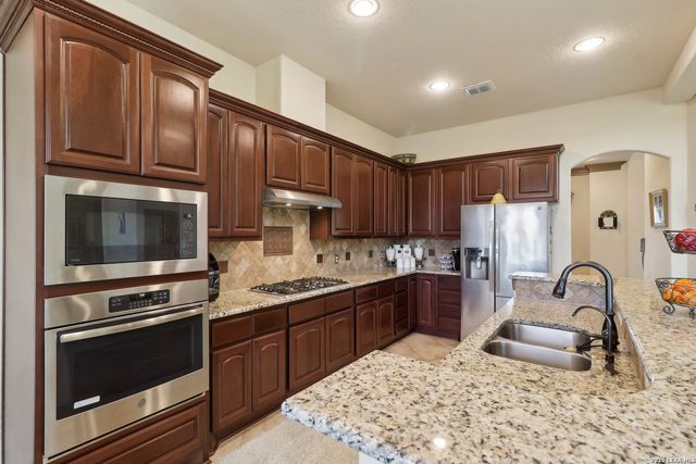 8811 Monarchy Row, San Antonio, TX 78255