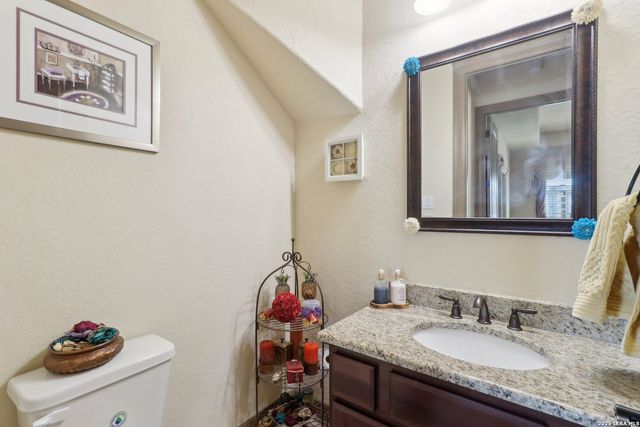 8811 Monarchy Row, San Antonio, TX 78255
