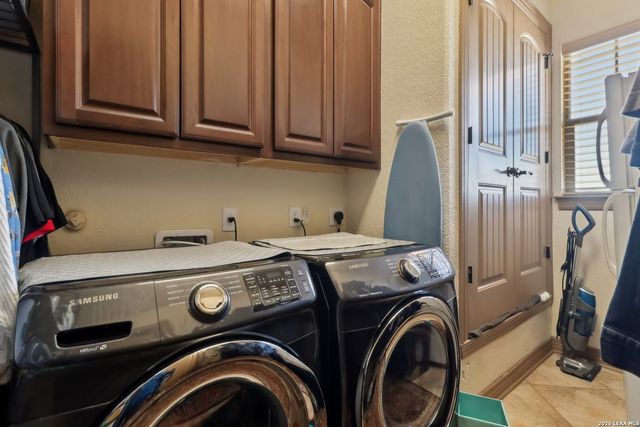 8811 Monarchy Row, San Antonio, TX 78255