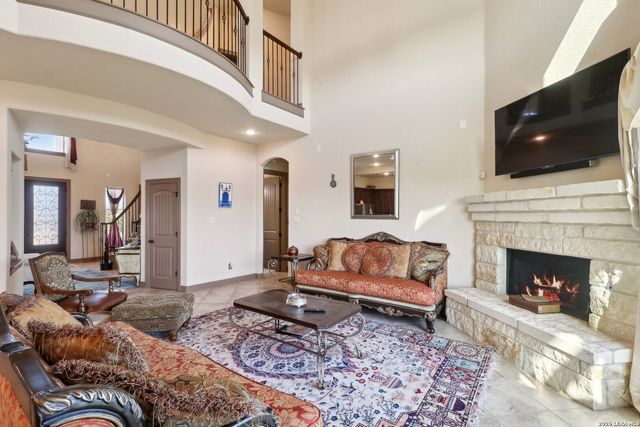 8811 Monarchy Row, San Antonio, TX 78255