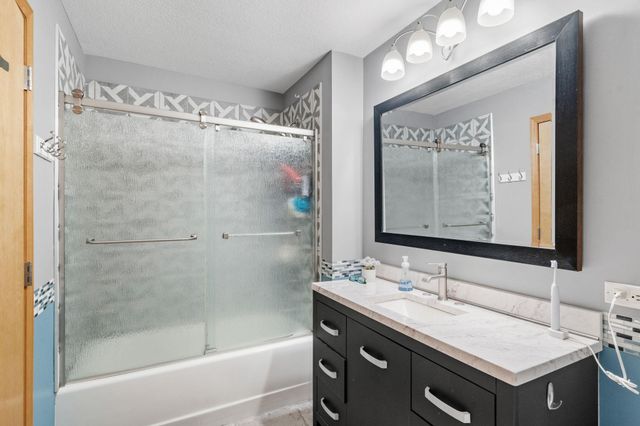 2550 38th Avenue NE 109, Saint Anthony, MN 55421