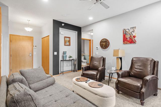 2550 38th Avenue NE 109, Saint Anthony, MN 55421